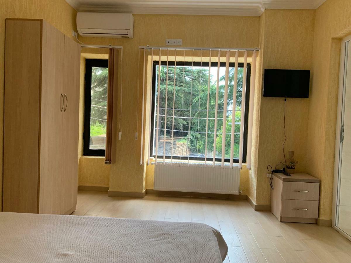 Pomegranate Hotel Kutaisi Eksteriør billede