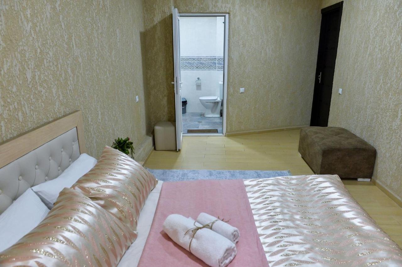 Pomegranate Hotel Kutaisi Eksteriør billede